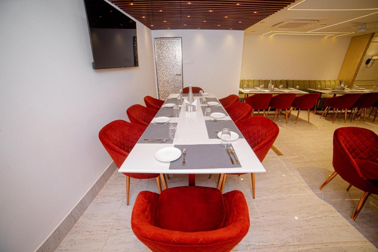 Pearl Courtyard Hotel Varanasi Bagian luar foto