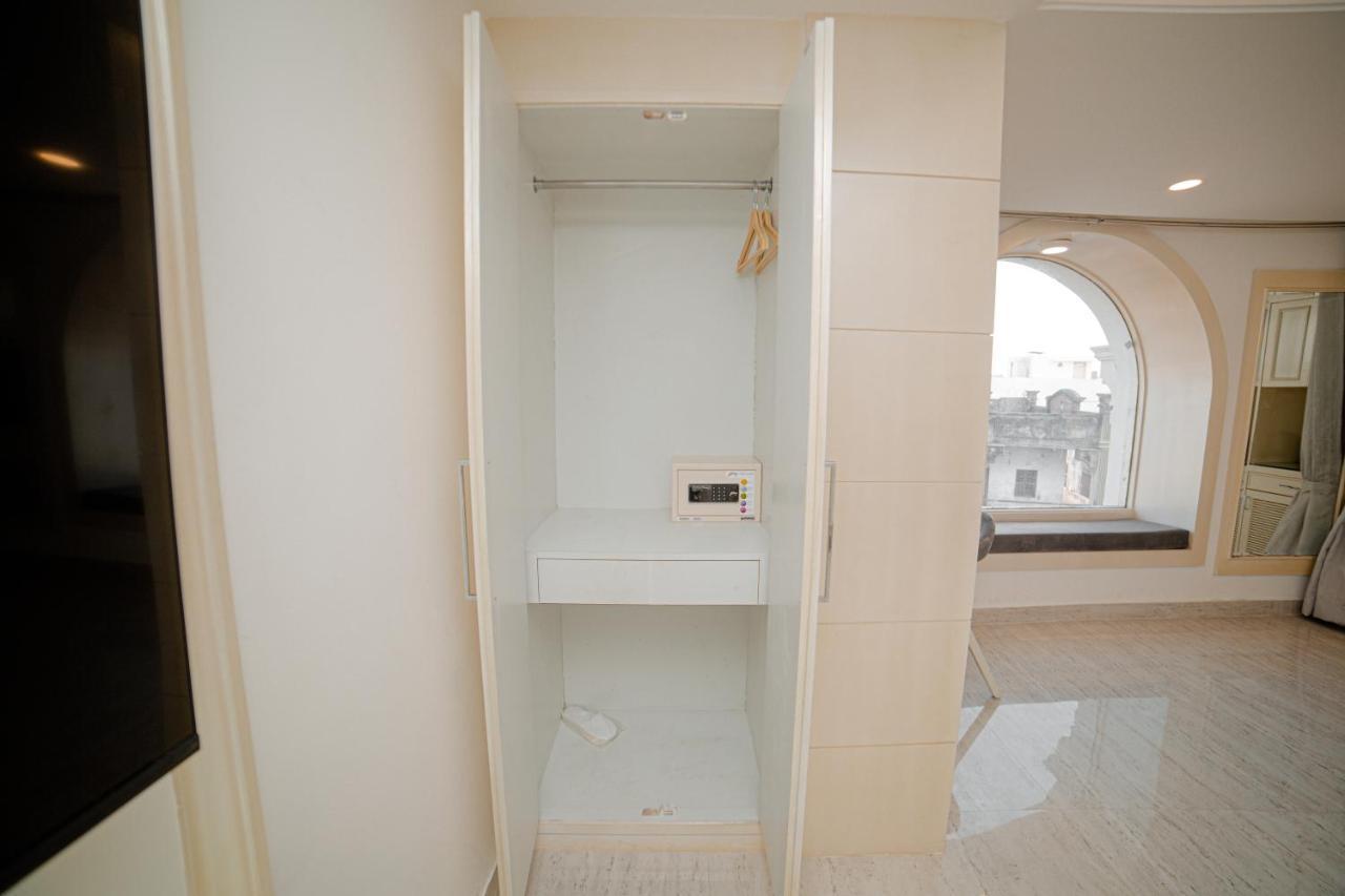 Pearl Courtyard Hotel Varanasi Bagian luar foto