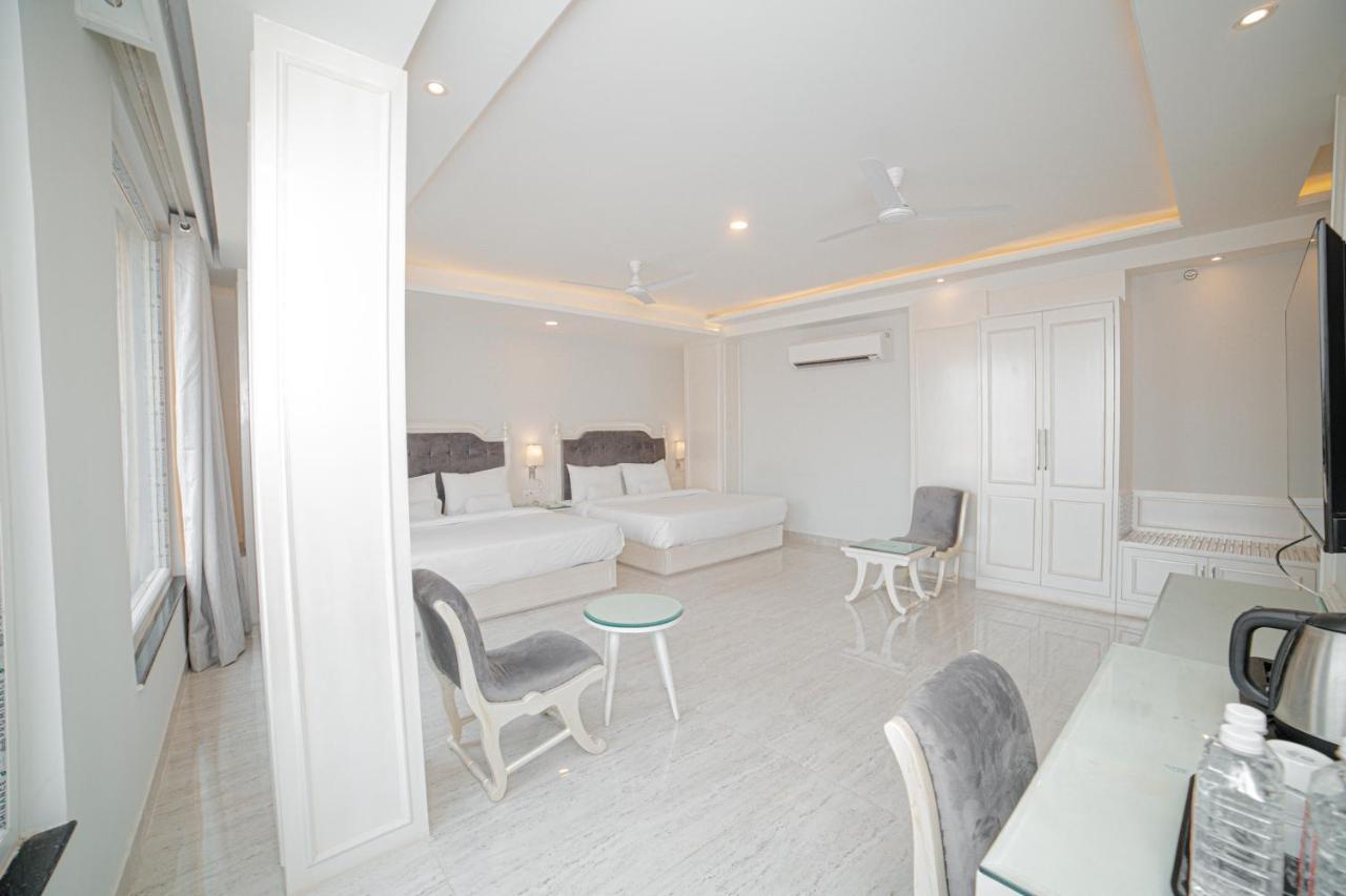 Pearl Courtyard Hotel Varanasi Bagian luar foto