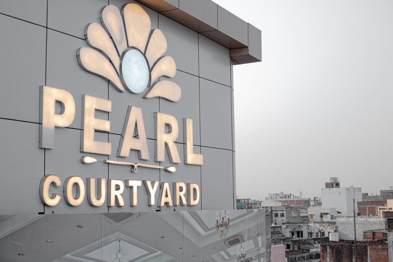 Pearl Courtyard Hotel Varanasi Bagian luar foto