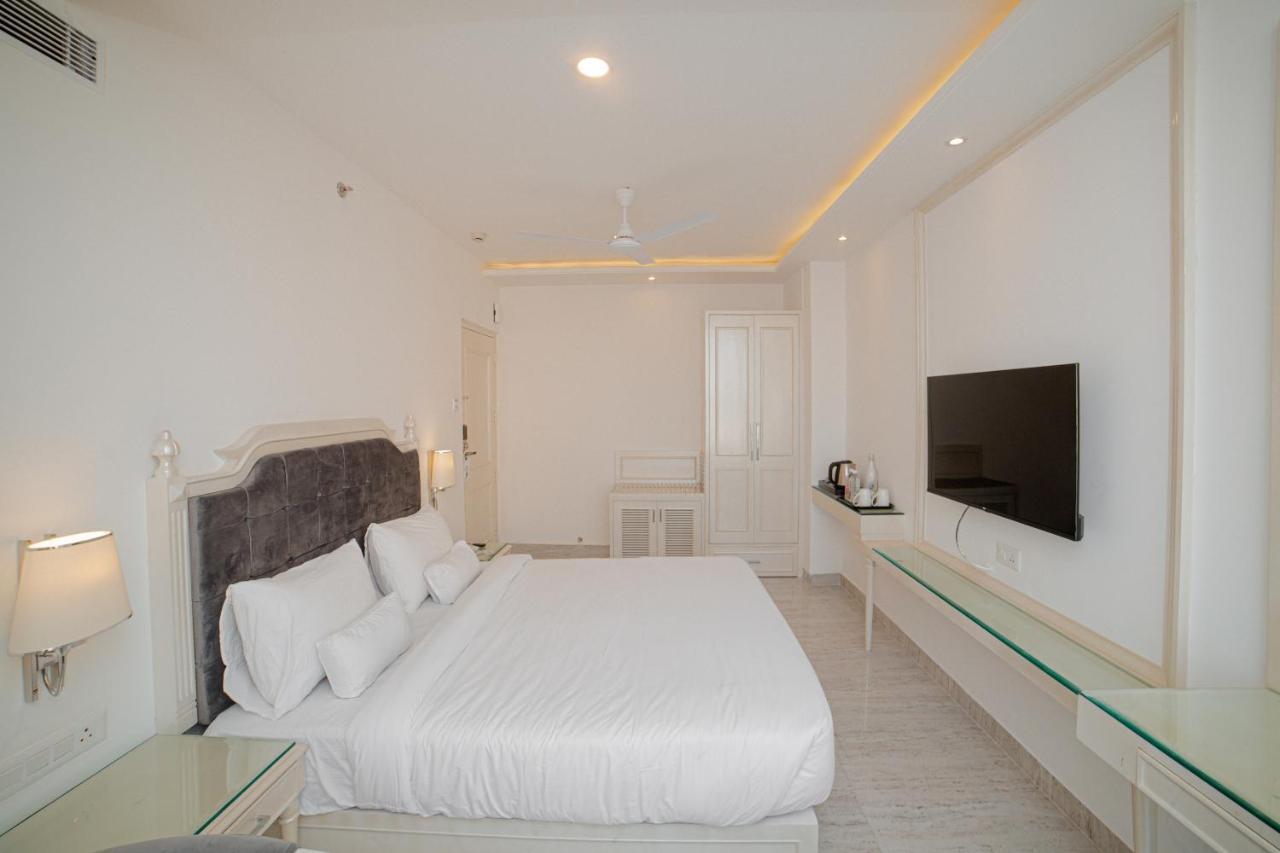 Pearl Courtyard Hotel Varanasi Bagian luar foto