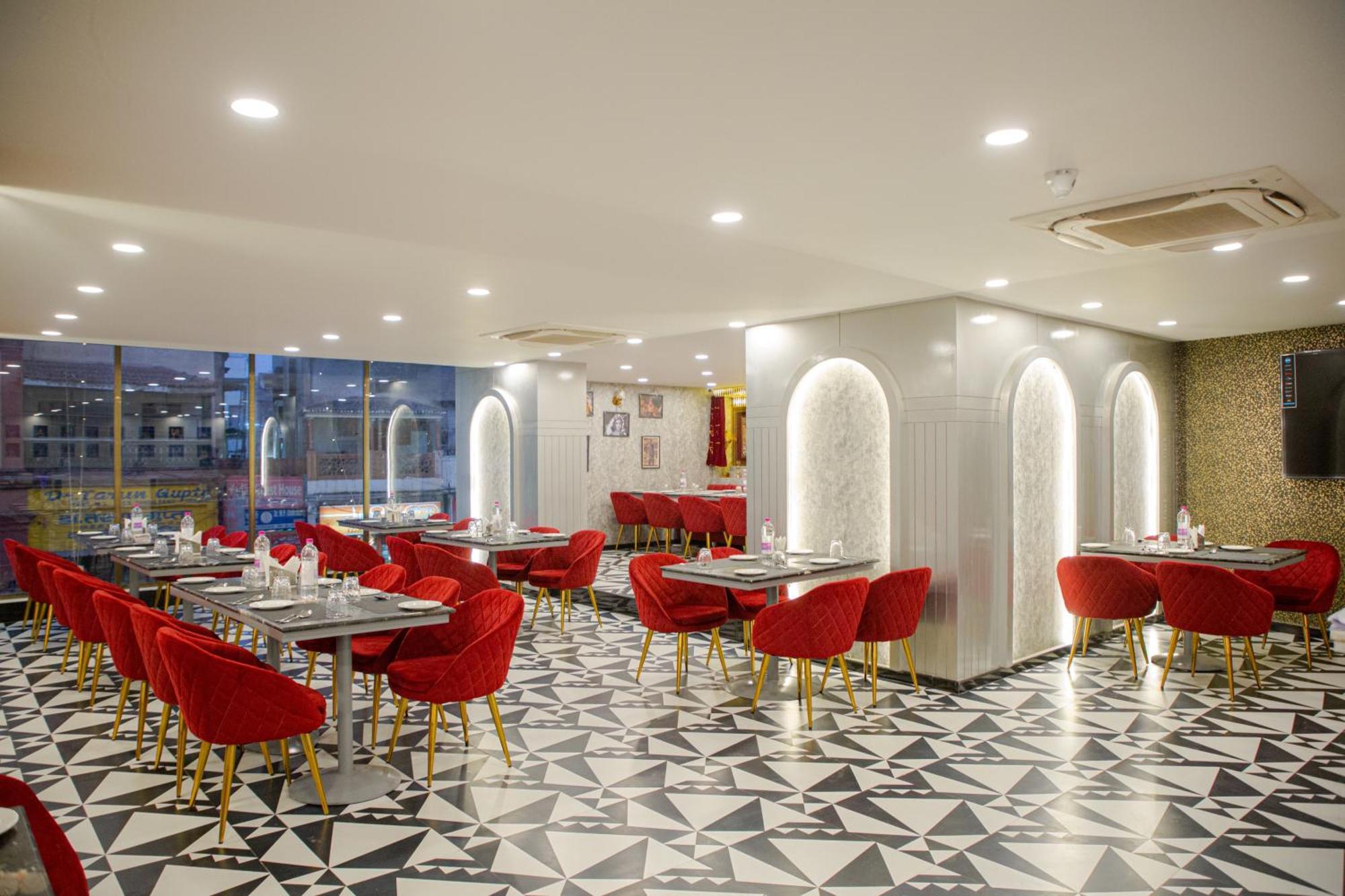 Pearl Courtyard Hotel Varanasi Bagian luar foto